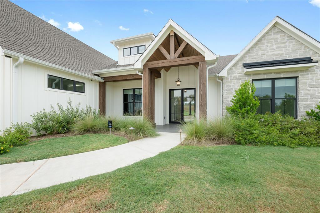 Front of the home at 147 Hydrangea Dr, Kellar Farms